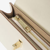 Iris M Borsa a mano