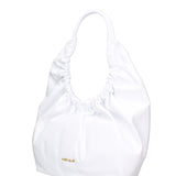 Katrina Sa Borsa a spalla