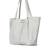 Laura Do Borsa a spalla