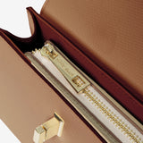 Iris M Borsa a mano