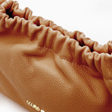 Helena Do Borsa a spalla