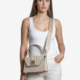 Kourtney M Rh Borsa a spalla